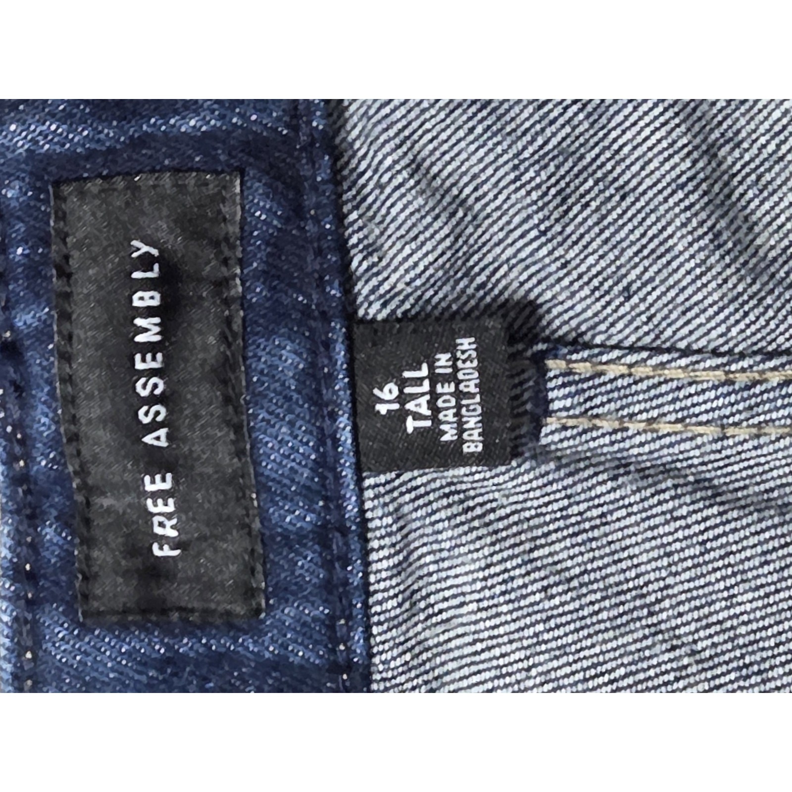 Free Assembly Women's Wide Leg Patch Pocket Jeans Size 16 Tall Dark Wash Denim — image 2 of 3